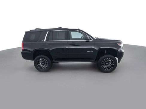 Used 2017 Chevrolet Tahoe LT w/ LT Midnight Edition AWD/4WD image 3