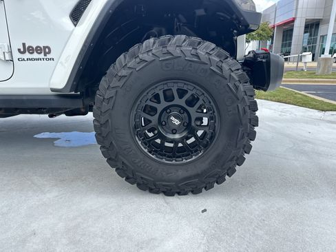 Used 2020 Jeep Gladiator Rubicon AWD/4WD image 13