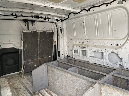 Used 2023 Ford Transit 250 Low Roof RWD image 8