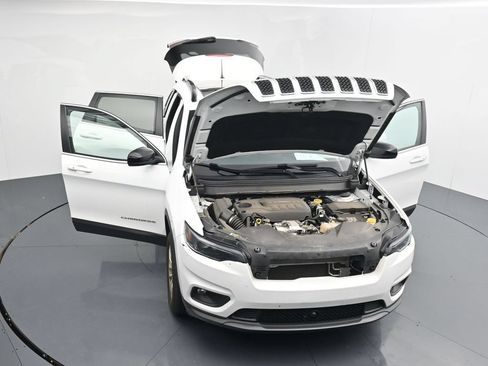 Used 2022 Jeep Cherokee Latitude Lux w/ Sun & Sound Group AWD/4WD image 25