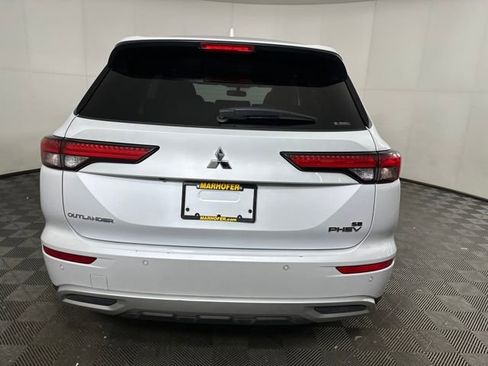 Used 2024 Mitsubishi Outlander SE image 4