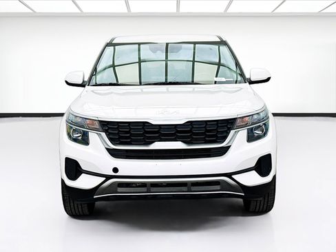 Used 2023 Kia Seltos LX image 2