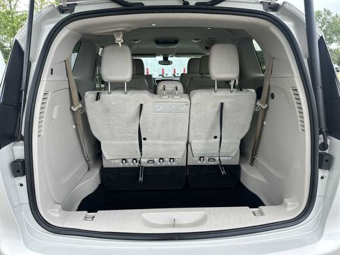 Used 2017 Chrysler Pacifica Touring-L FWD image 36