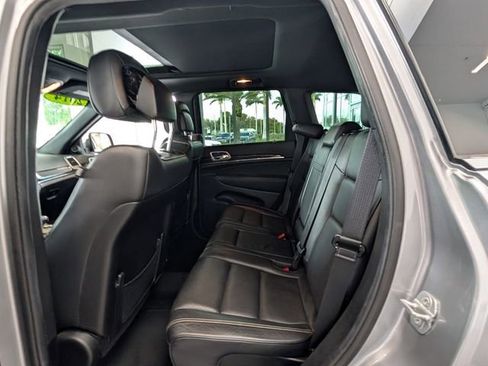 Used 2014 Jeep Grand Cherokee Overland w/ Advanced Technology Group image 8