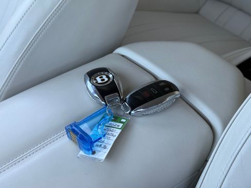 Used 2020 Bentley Continental GT image 33