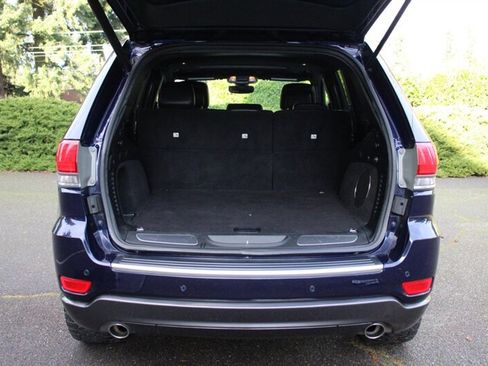 Used 2018 Jeep Grand Cherokee Limited image 17