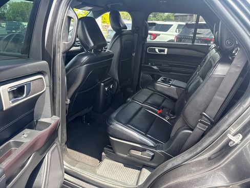 Used 2020 Ford Explorer XLT w/ Equipment Group 202A AWD/4WD image 16