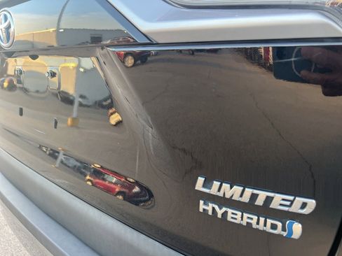 Used 2021 Toyota RAV4 Limited image 7