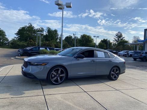 Used 2024 Honda Accord Sport image 6