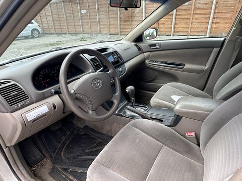 Used 2005 Toyota Camry LE FWD image 34