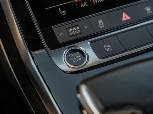 Used 2021 Audi Q8 Premium w/ Convenience Package image 22