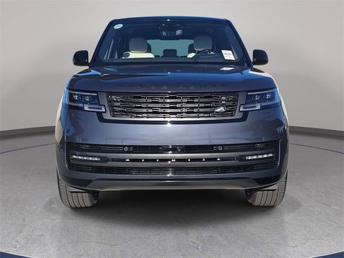 New 2025 Land Rover Range Rover Long Wheelbase SE image 2