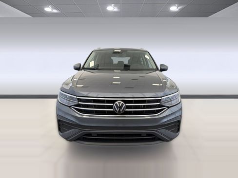 Certified 2024 Volkswagen Tiguan SE w/ Panoramic Sunroof Package FWD image 6