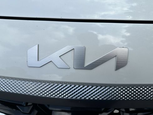 Used 2024 Kia Seltos EX FWD image 26