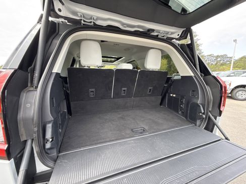 Used 2025 Ford Expedition Platinum image 30