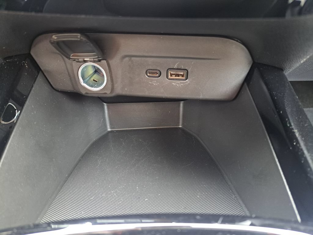 Used 2025 Chevrolet Trax LT w/ LT Convenience Package FWD image 15