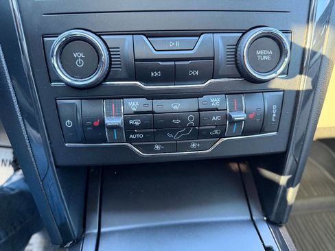 Used 2019 Ford Explorer XLT w/ Equipment Group 202A image 26