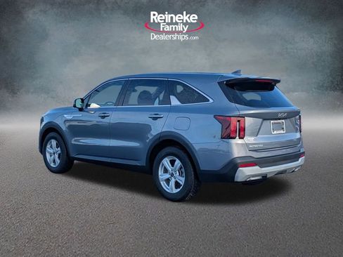 Used 2025 Kia Sorento LX image 8