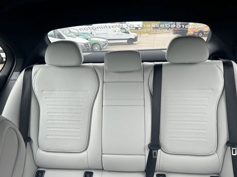 Used 2025 Mercedes-Benz C 300 4MATIC Sedan image 15