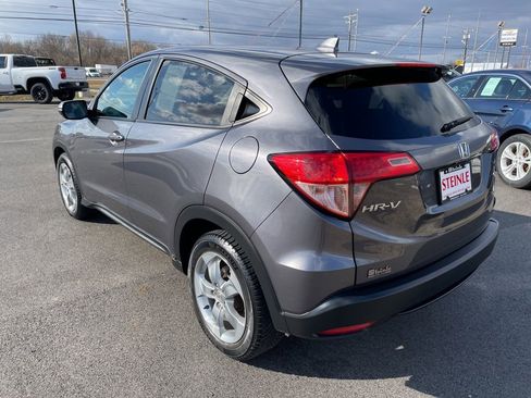 Used 2017 Honda HR-V EX image 5