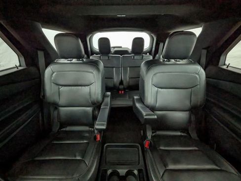 Certified 2020 Ford Explorer XLT w/ Equipment Group 202A image 20