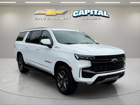 Used 2024 Chevrolet Suburban Z71 w/ Luxury Package AWD/4WD image 7