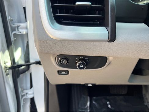 Used 2023 GMC Terrain SLE w/ Driver Convenience Package image 18