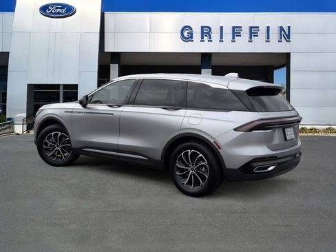 New 2026 Lincoln Nautilus Premier image 9