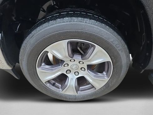 Used 2019 RAM 1500 Laramie AWD/4WD image 11