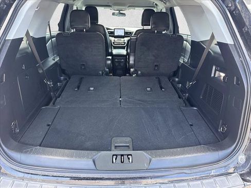 Used 2022 Ford Explorer XLT w/ Equipment Group 202A RWD image 21