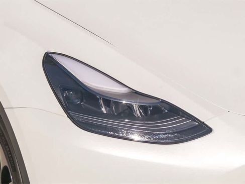 Used 2022 Tesla Model Y Performance image 4