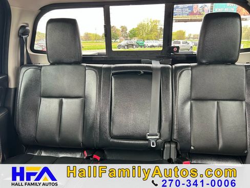 Used 2016 Nissan Titan SL image 27