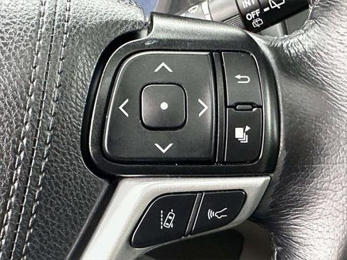 Used 2019 Toyota Sienna XLE image 29