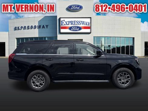 Used 2025 Ford Expedition Active AWD/4WD image 4