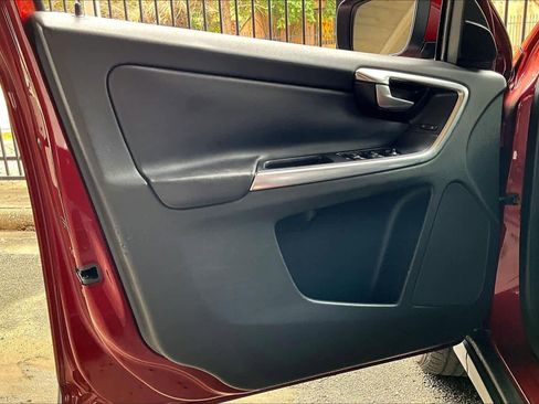 Used 2013 Volvo XC60 3.2 Premier image 21