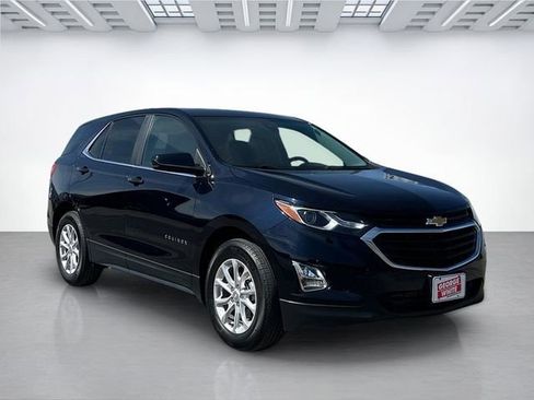 Used 2021 Chevrolet Equinox LT image 2