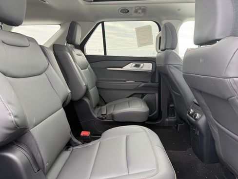 New 2026 Ford Explorer Active w/ Active Comfort Package AWD/4WD image 7