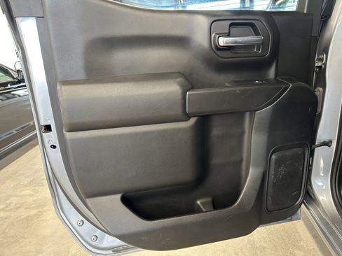 Used 2023 Chevrolet Silverado 1500 Custom image 12