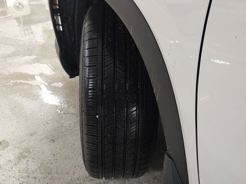 Used 2025 Honda Pilot EX-L image 38