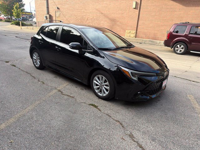 Used 2024 Toyota Corolla SE w/ SE Package FWD image 2