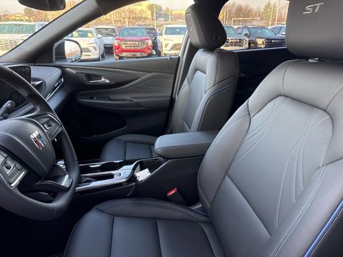 New 2026 Buick Envista Sport Touring image 5