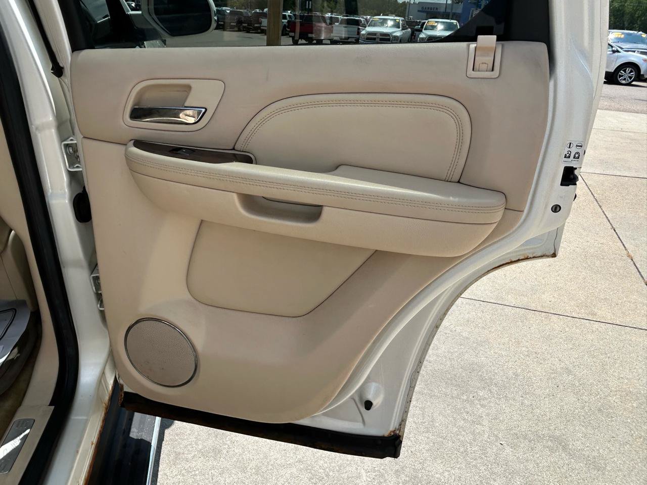 Used 2007 Cadillac Escalade AWD w/ Information Package image 15
