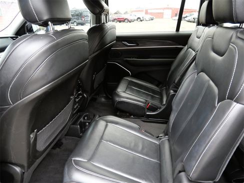 Used 2022 Jeep Grand Cherokee L Limited image 11