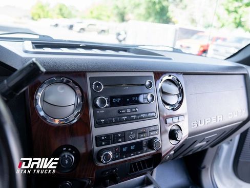 Used 2012 Ford F350 Lariat w/ Lariat Interior Pkg image 38