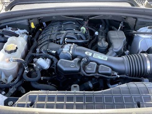 Certified 2023 Jeep Grand Cherokee Limited image 9