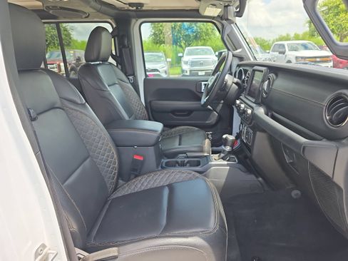 Used 2023 Jeep Gladiator Overland AWD/4WD image 31