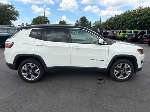 Used 2018 Jeep Compass Limited w/ Navigation Group AWD/4WD image 2