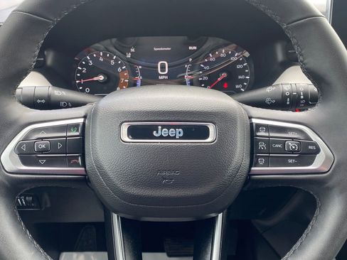 Used 2025 Jeep Compass Limited image 25