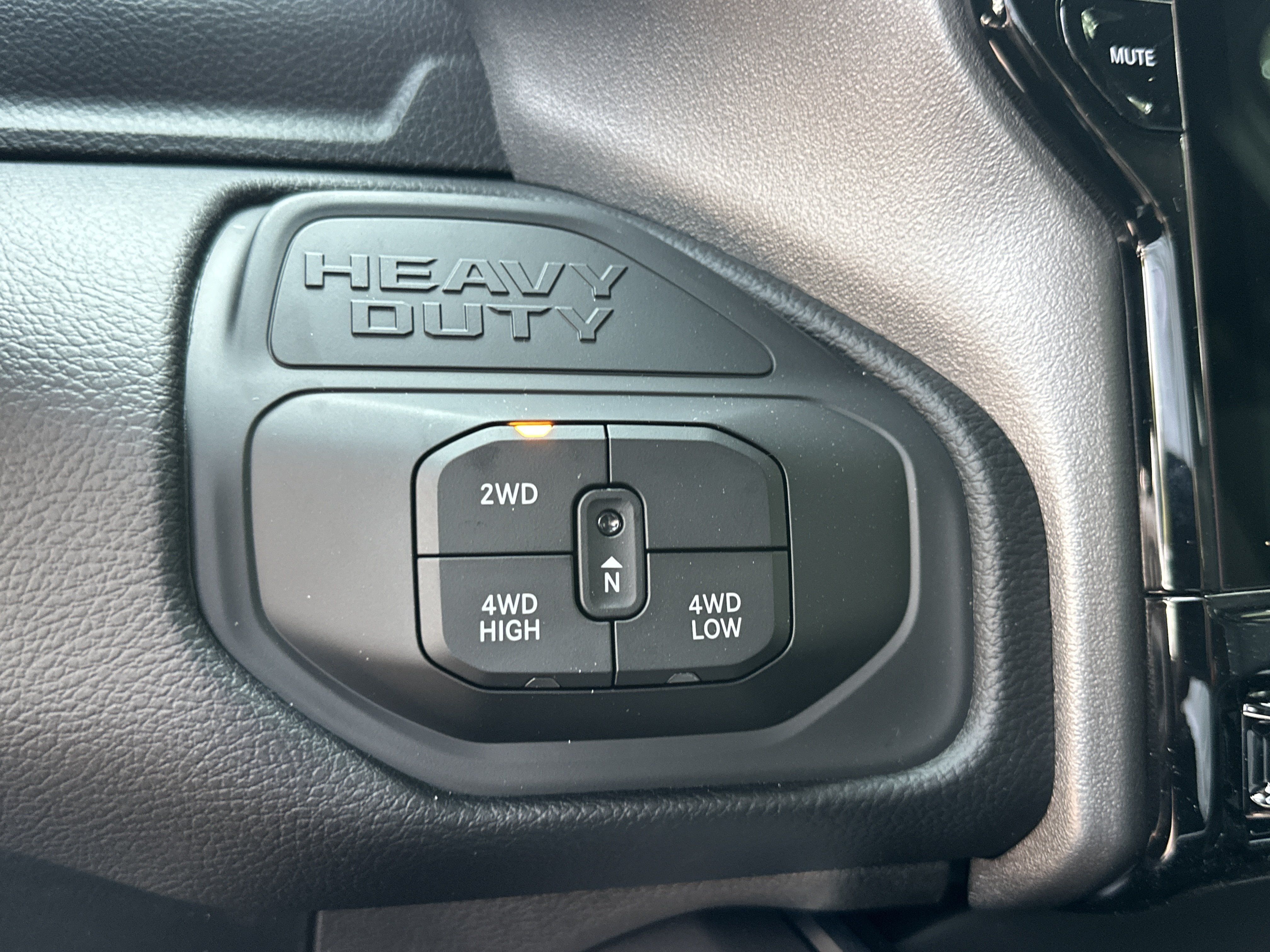 New 2026 RAM 2500 Laramie AWD/4WD image 8