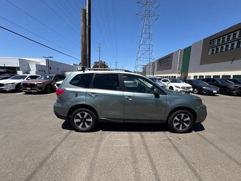Used 2018 Subaru Forester 2.5i Premium AWD/4WD image 6